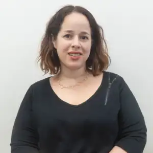 יעל ארפז אטלס – מנהלת מעבדת סחרחורת, קלינאית תקשורת – מנהלת את מכון יציב